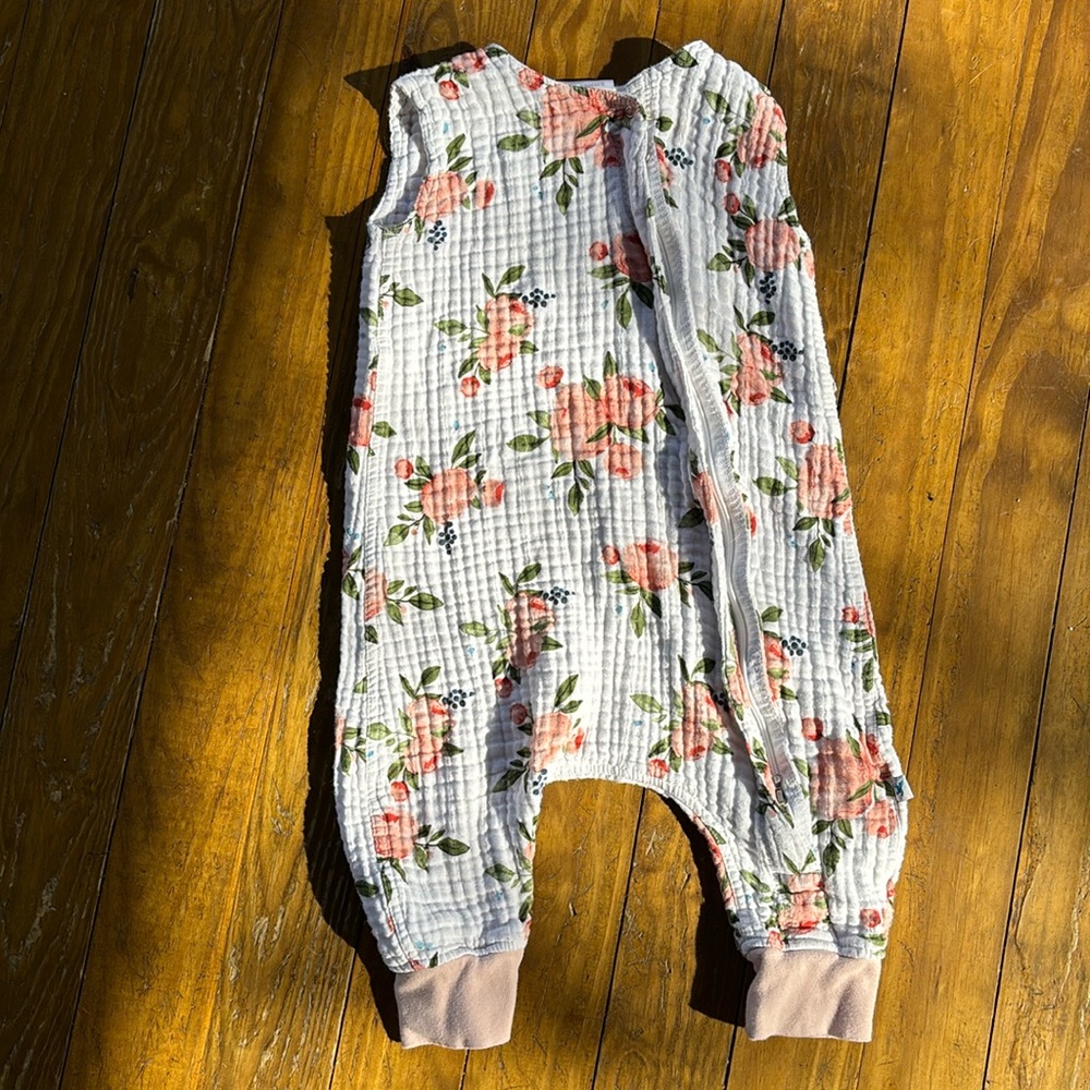 Little unicorn rose romper sleep bag like new .5 tog